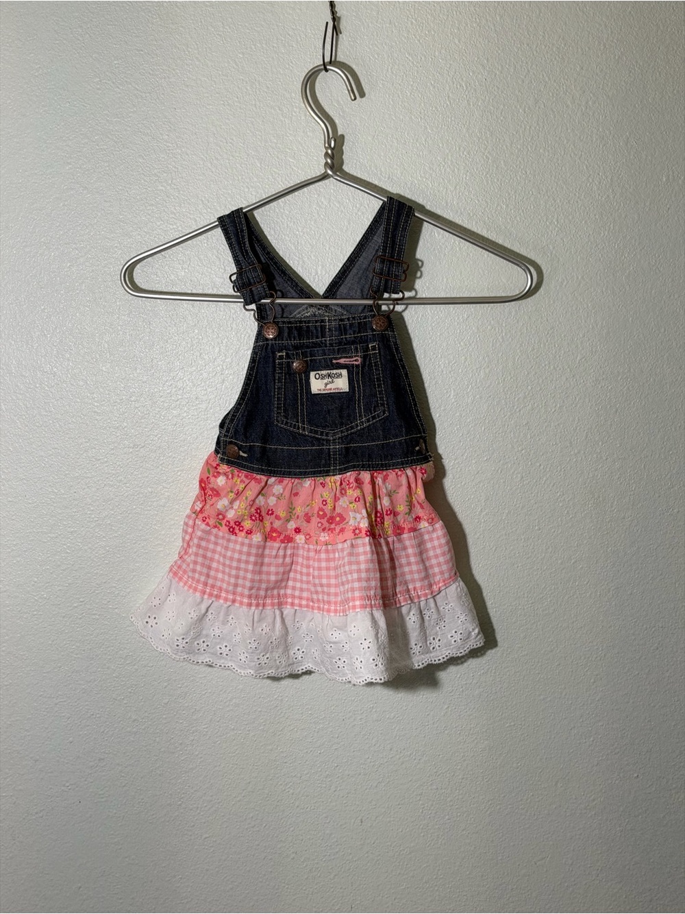 Oshkosh Girls 3T Tiered Floral Eyelet Gingham Denim Overall Vestbak Dress Pink